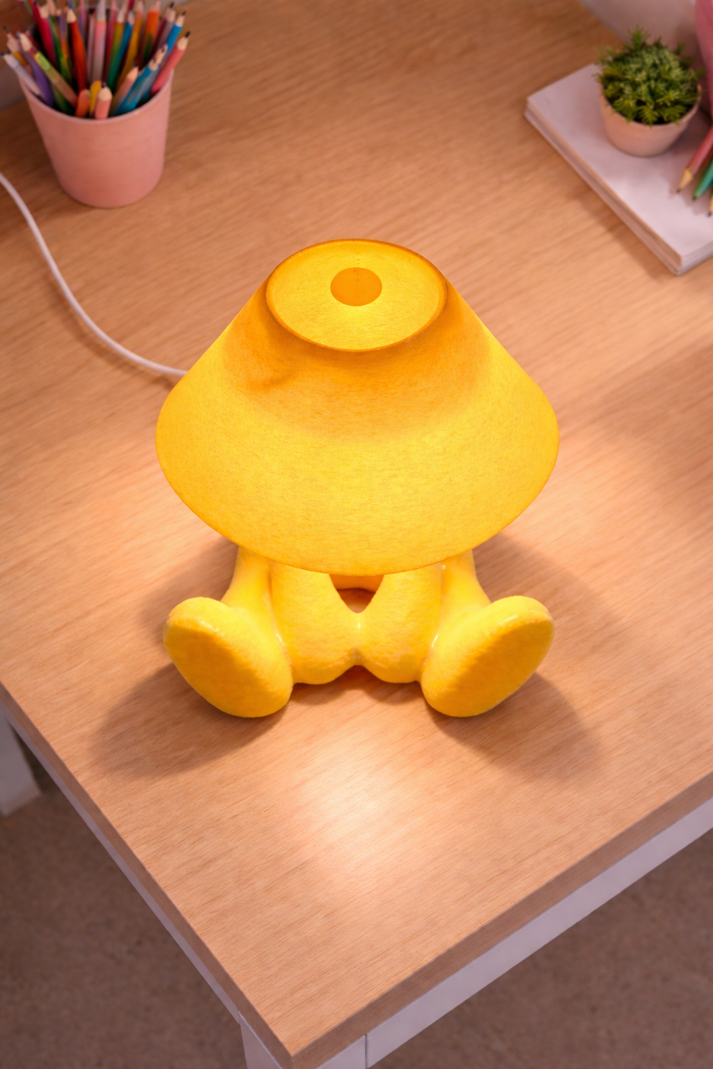 Luminária Decorativa Moderna LED Boneco Sentado – Abajur Criativo Luz Quarto Sala Escritório